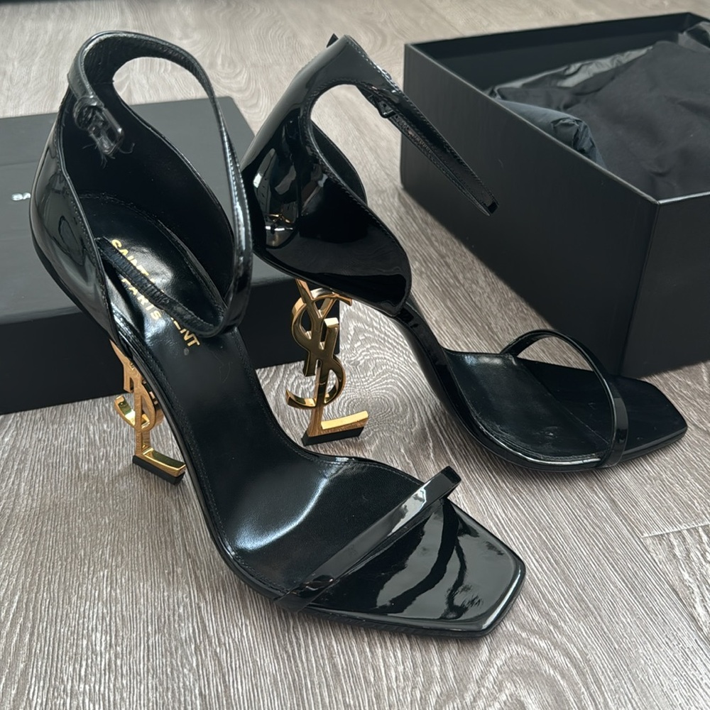 YSL Vernice /Oro Antico in Nero Size 41